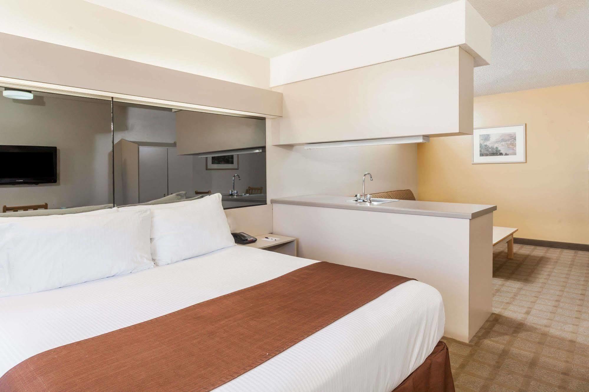 Microtel Inn & Suites By Wyndham Нашвил Екстериор снимка